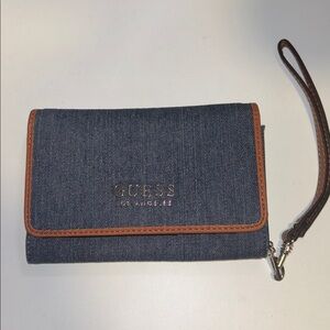 Guess Clutch
